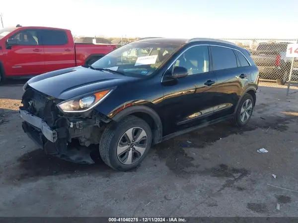 KNDCB3LC0H5076105 2017 KIA NIRO - Image 2
