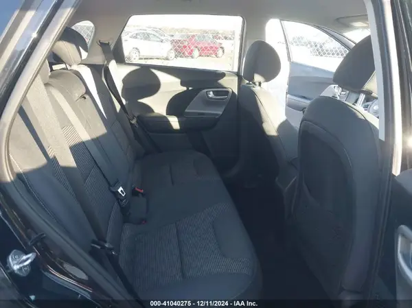 KNDCB3LC0H5076105 2017 KIA NIRO - Image 8