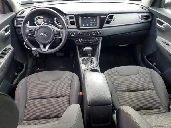 KNDCB3LC0H5077240 2017 KIA NIRO - Image 8