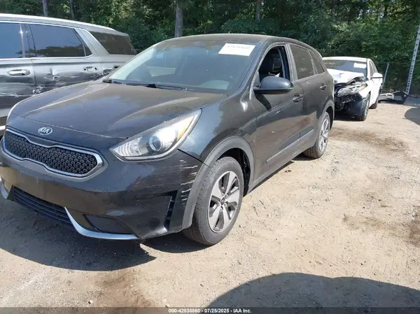 KNDCB3LC0H5078761 2017 KIA NIRO - Image 2
