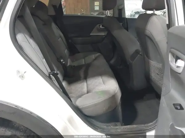 KNDCB3LC0H5080722 2017 KIA NIRO - Image 8