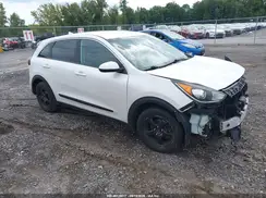 KNDCB3LC0H5081238 2017 KIA NIRO