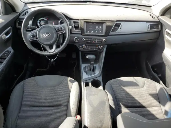 KNDCB3LC0H5081675 2017 KIA NIRO - Image 8