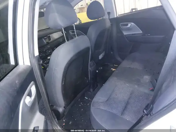 KNDCB3LC0H5087153 2017 KIA NIRO - Image 8