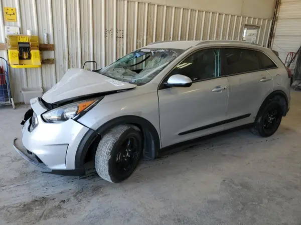 KNDCB3LC0H5088223 2017 KIA NIRO - Image 1