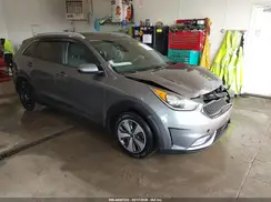 KNDCB3LC0J5111411 2018 KIA NIRO