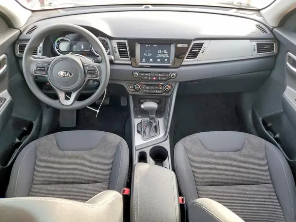 KNDCB3LC0J5118245 2018 KIA NIRO - Image 8