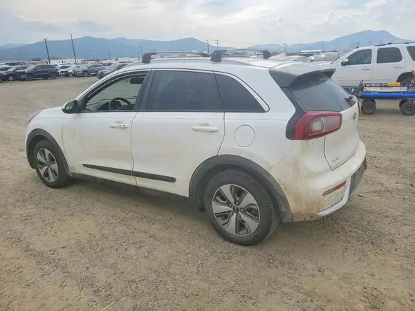 KNDCB3LC0J5126023 2018 KIA NIRO - Image 2