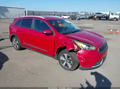 KNDCB3LC0J5133196 2018 KIA NIRO