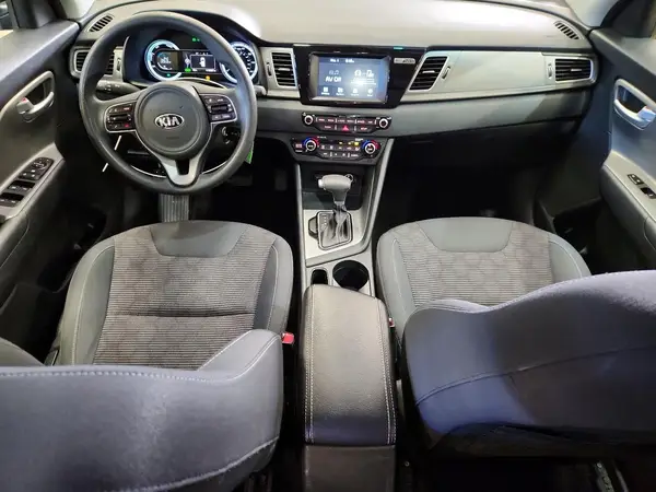 KNDCB3LC0J5139306 2018 KIA NIRO - Image 8