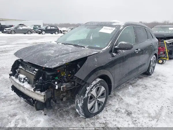 KNDCB3LC0J5139757 2018 KIA NIRO - Image 2