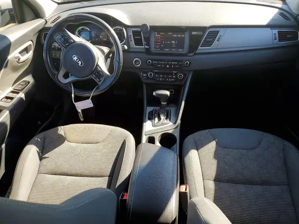 KNDCB3LC0J5146224 2018 KIA NIRO - Image 8