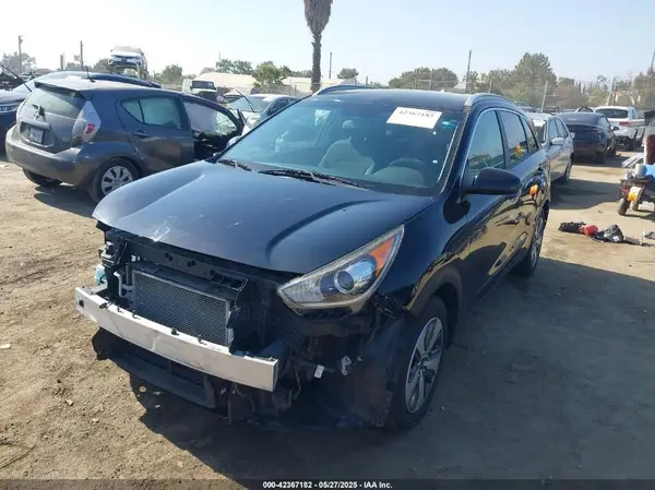 KNDCB3LC0J5147034 2018 KIA NIRO - Image 2