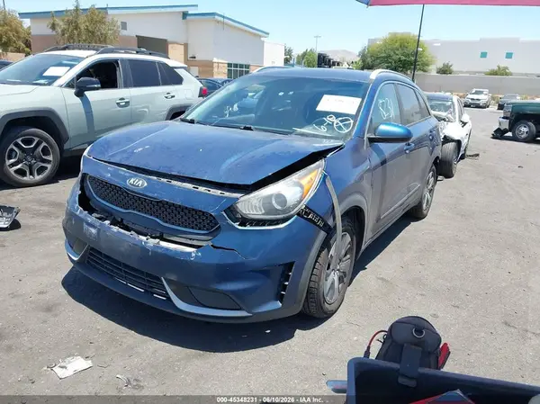 KNDCB3LC0J5157577 2018 KIA NIRO - Image 2