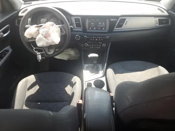 KNDCB3LC0J5190174 2018 KIA NIRO - Image 8