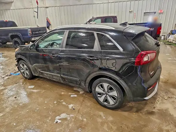 KNDCB3LC0J5203487 2018 KIA NIRO - Image 2