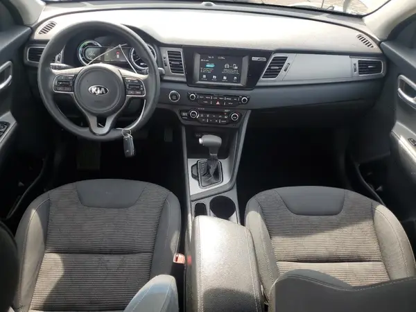 KNDCB3LC0J5205479 2018 KIA NIRO - Image 8