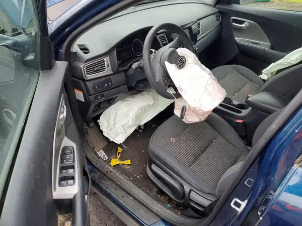 KNDCB3LC0J5205515 2018 KIA NIRO - Image 8