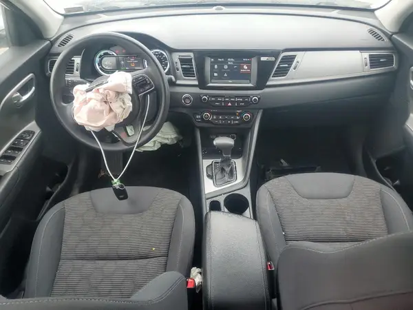 KNDCB3LC0J5210357 2018 KIA NIRO - Image 8