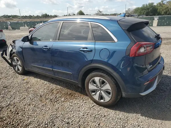 KNDCB3LC0J5211069 2018 KIA NIRO - Image 2
