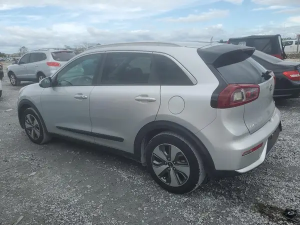 KNDCB3LC0K5217083 2019 KIA NIRO - Image 2