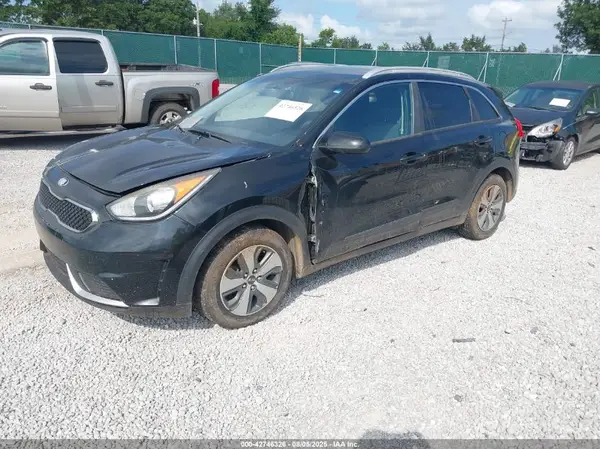 KNDCB3LC0K5217178 2019 KIA NIRO - Image 2