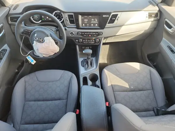 KNDCB3LC0K5225104 2019 KIA NIRO - Image 8