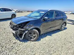 KNDCB3LC0K5225118 2019 KIA NIRO