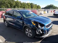KNDCB3LC0K5235275 2019 KIA NIRO