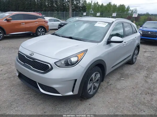 KNDCB3LC0K5240735 2019 KIA NIRO - Image 2