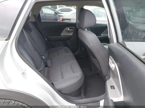 KNDCB3LC0K5240735 2019 KIA NIRO - Image 8