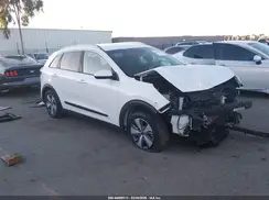 KNDCB3LC0K5240931 2019 KIA NIRO