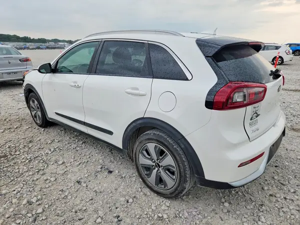 KNDCB3LC0K5243702 2019 KIA NIRO - Image 2