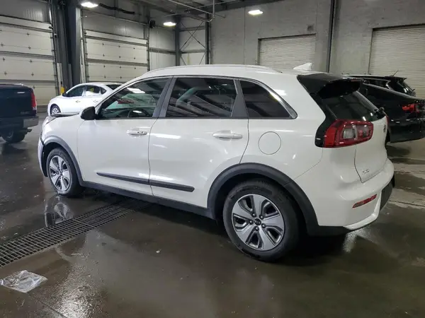 KNDCB3LC0K5246129 2019 KIA NIRO - Image 2