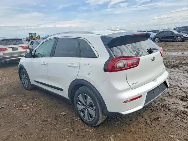 KNDCB3LC0K5246132 2019 KIA NIRO - Image 2