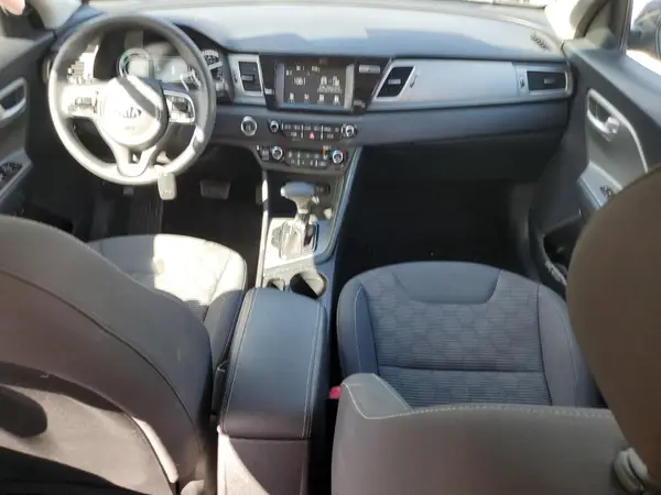 KNDCB3LC0K5250133 2019 KIA NIRO - Image 8