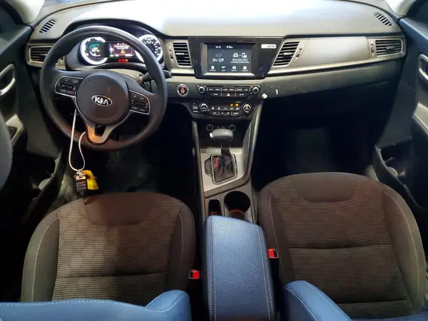 KNDCB3LC0K5251718 2019 KIA NIRO - Image 8