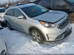 KNDCB3LC0K5253565 2019 KIA NIRO
