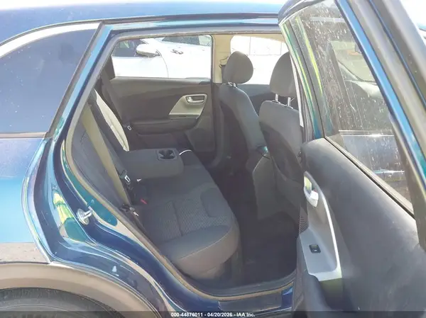 KNDCB3LC0K5263108 2019 KIA NIRO - Image 8