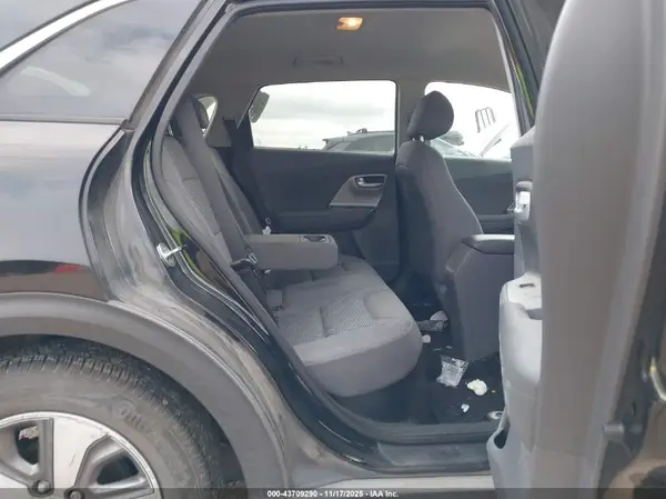 KNDCB3LC0K5263240 2019 KIA NIRO - Image 8