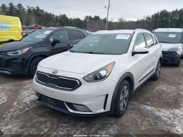 KNDCB3LC0K5264839 2019 KIA NIRO - Image 2