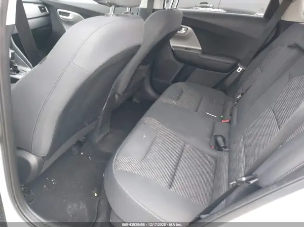 KNDCB3LC0K5264839 2019 KIA NIRO - Image 8
