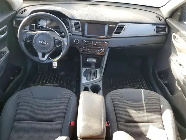 KNDCB3LC0K5265604 2019 KIA NIRO - Image 8