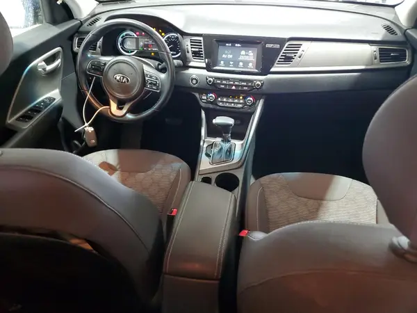 KNDCB3LC0K5265862 2019 KIA NIRO - Image 8