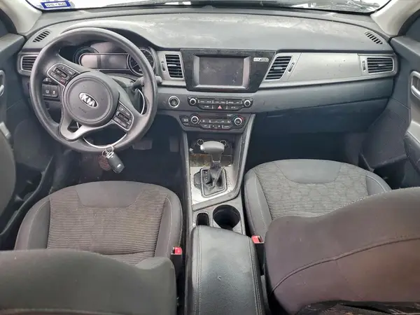 KNDCB3LC0K5266476 2019 KIA NIRO - Image 8