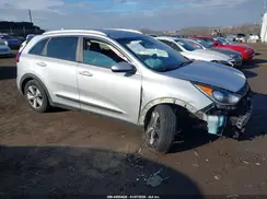KNDCB3LC0K5275680 2019 KIA NIRO