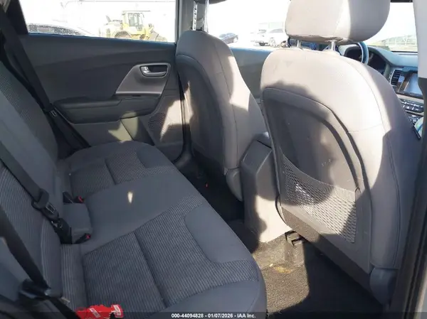 KNDCB3LC0K5275680 2019 KIA NIRO - Image 8