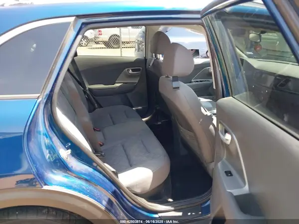 KNDCB3LC0K5276232 2019 KIA NIRO - Image 8