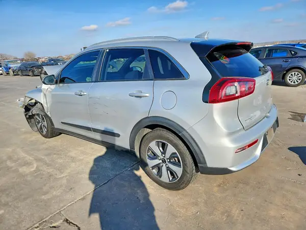 KNDCB3LC0K5276246 2019 KIA NIRO - Image 2