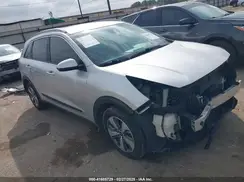 KNDCB3LC0K5276280 2019 KIA NIRO